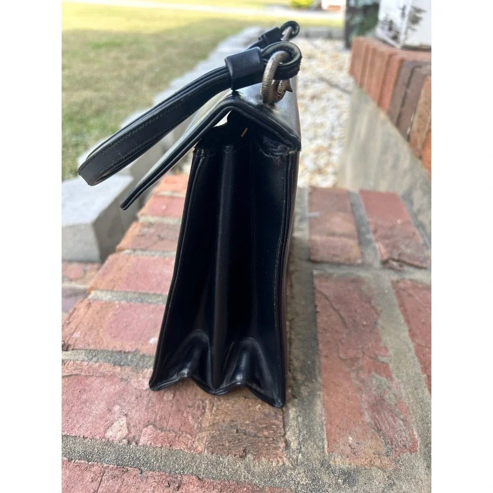 Mystery Vintage leather Bag. See‎ description. Scaasi?